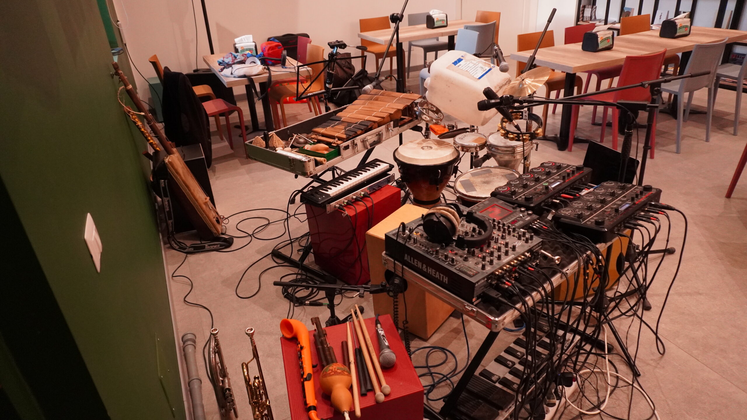 Team music project – students performing together